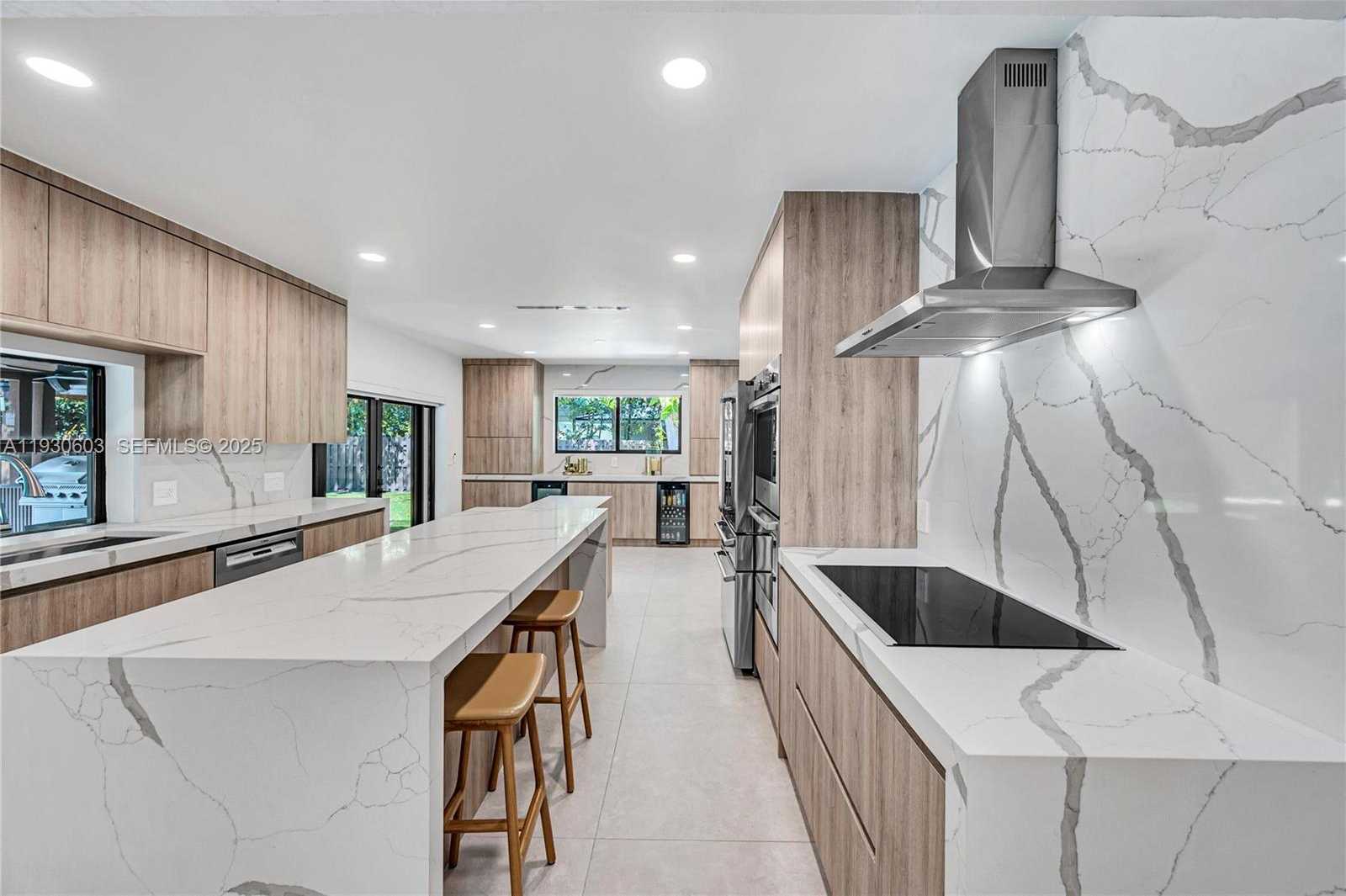 Small Image of 11340 SOUTH WEST 74TH CT, Pinecrest Number 2