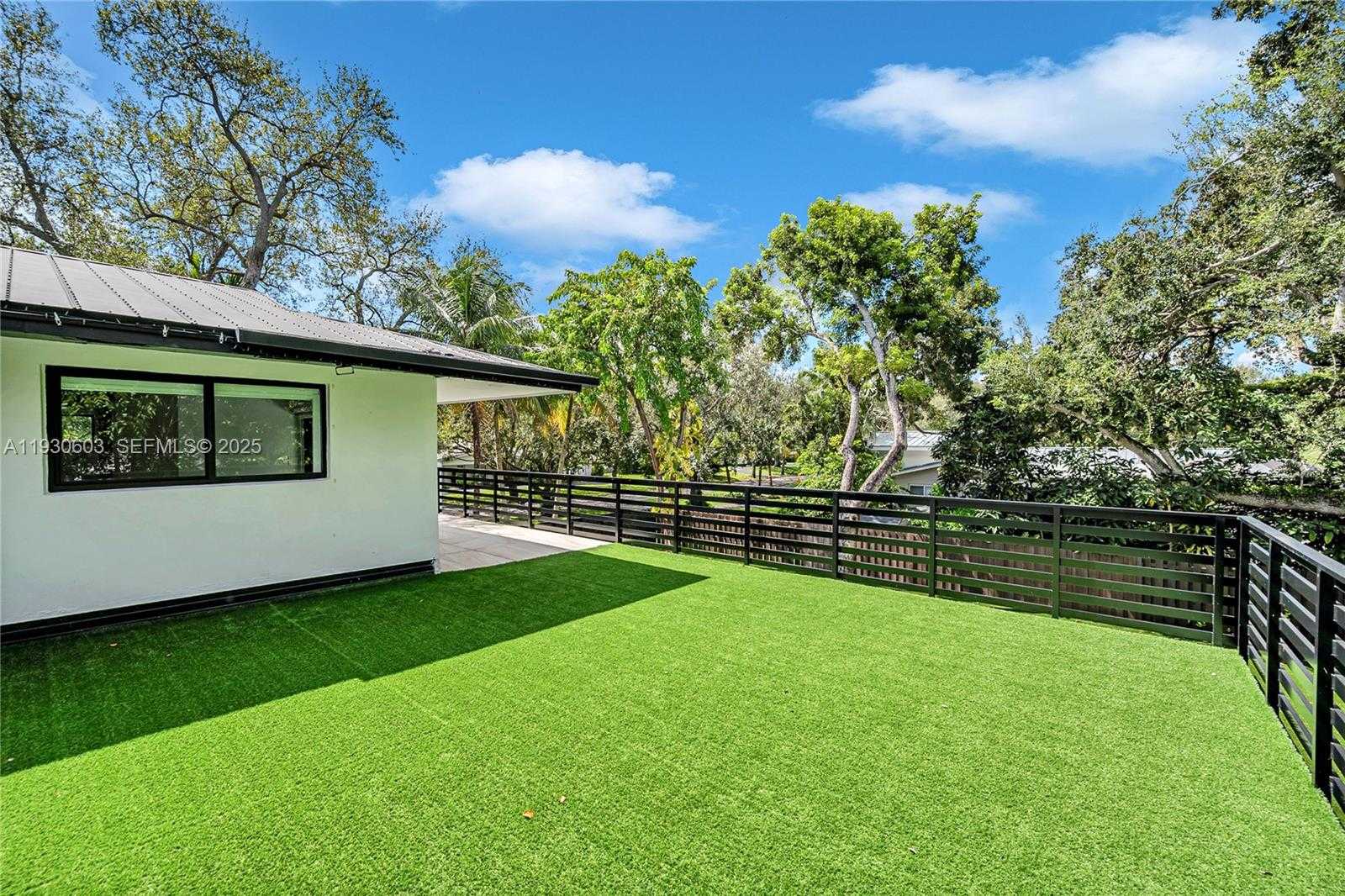 Small Image of 11340 SOUTH WEST 74TH CT, Pinecrest Number 24