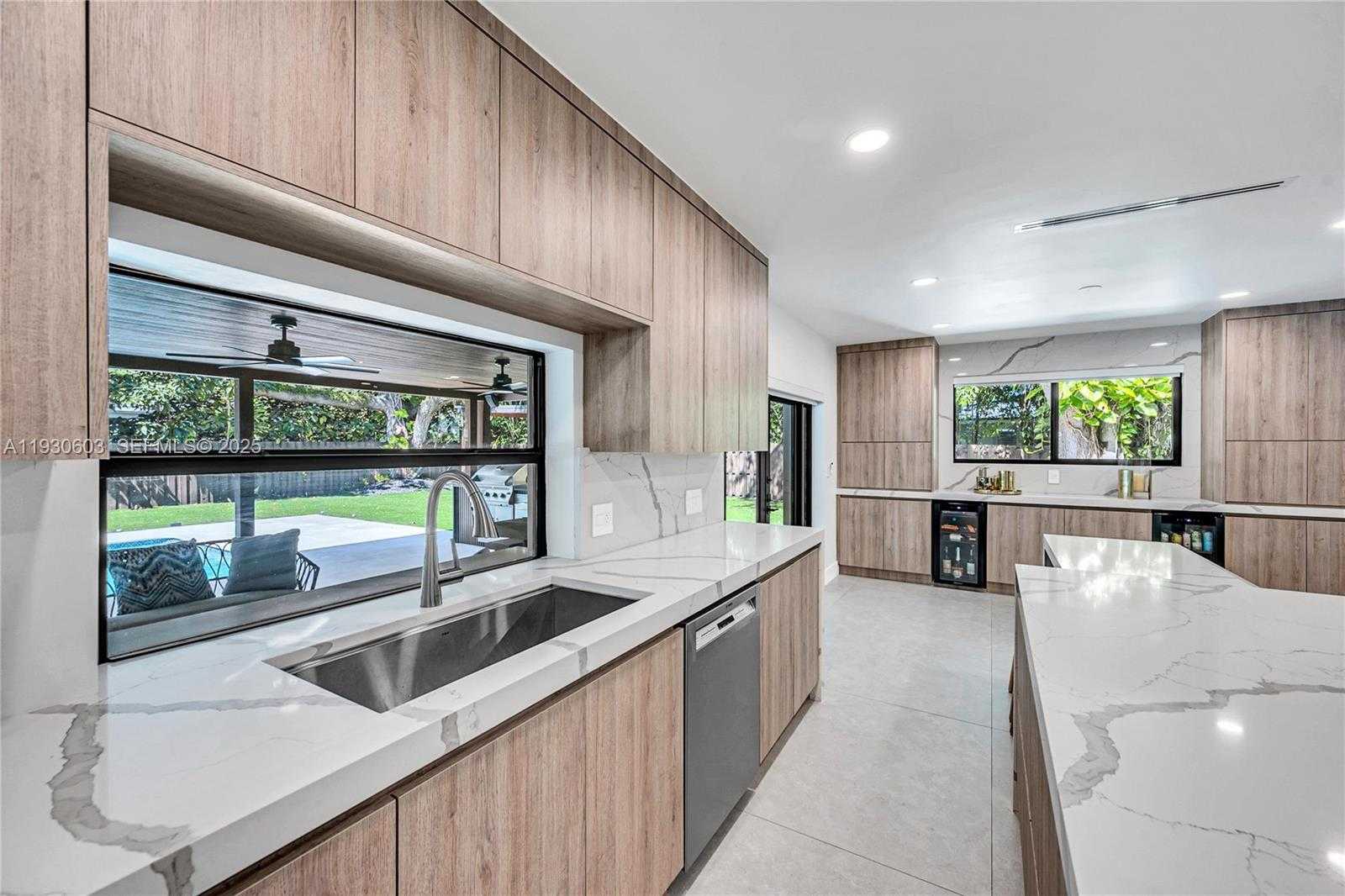 Small Image of 11340 SOUTH WEST 74TH CT, Pinecrest Number 44