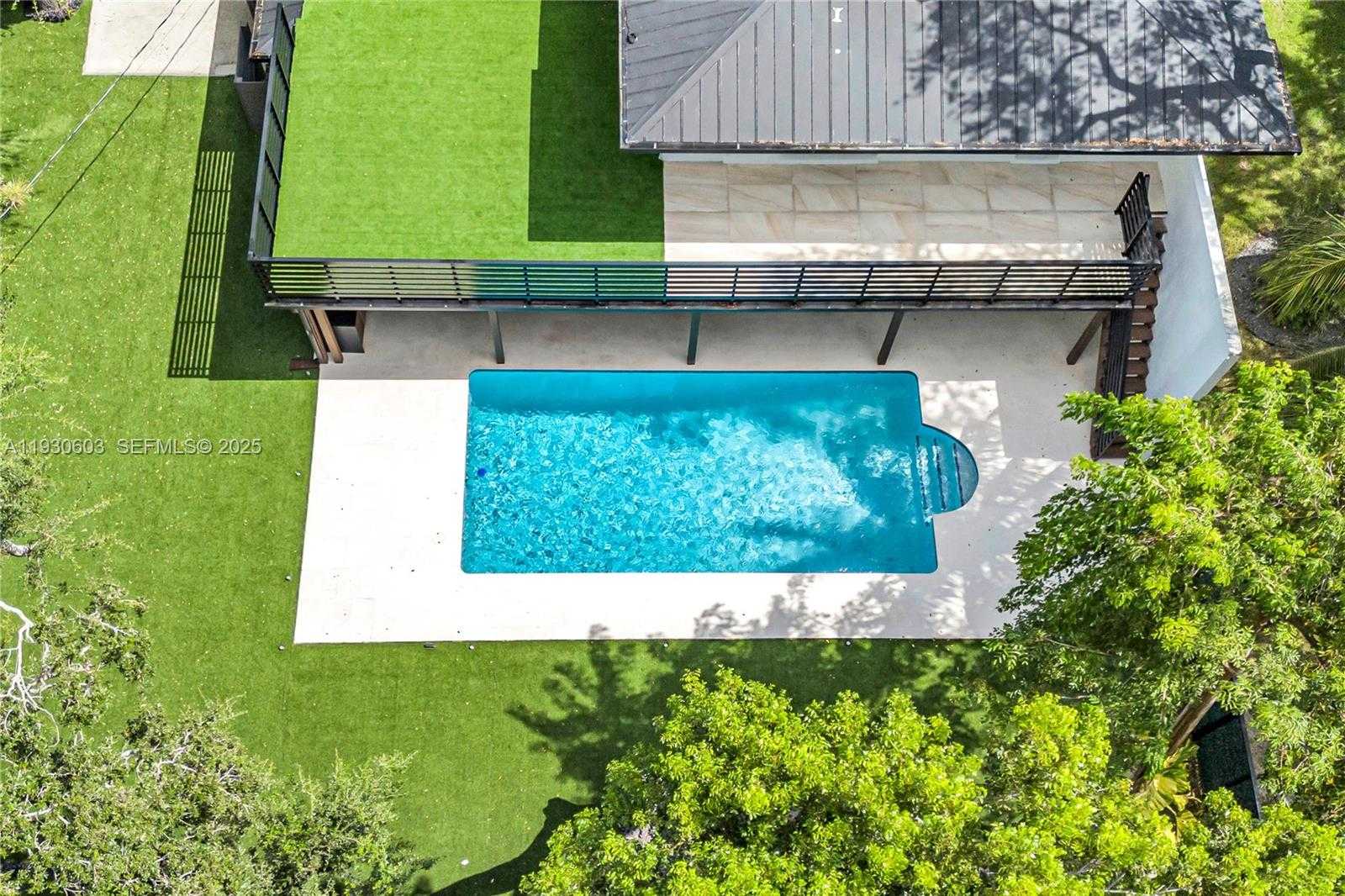 Small Image of 11340 SOUTH WEST 74TH CT, Pinecrest Number 75