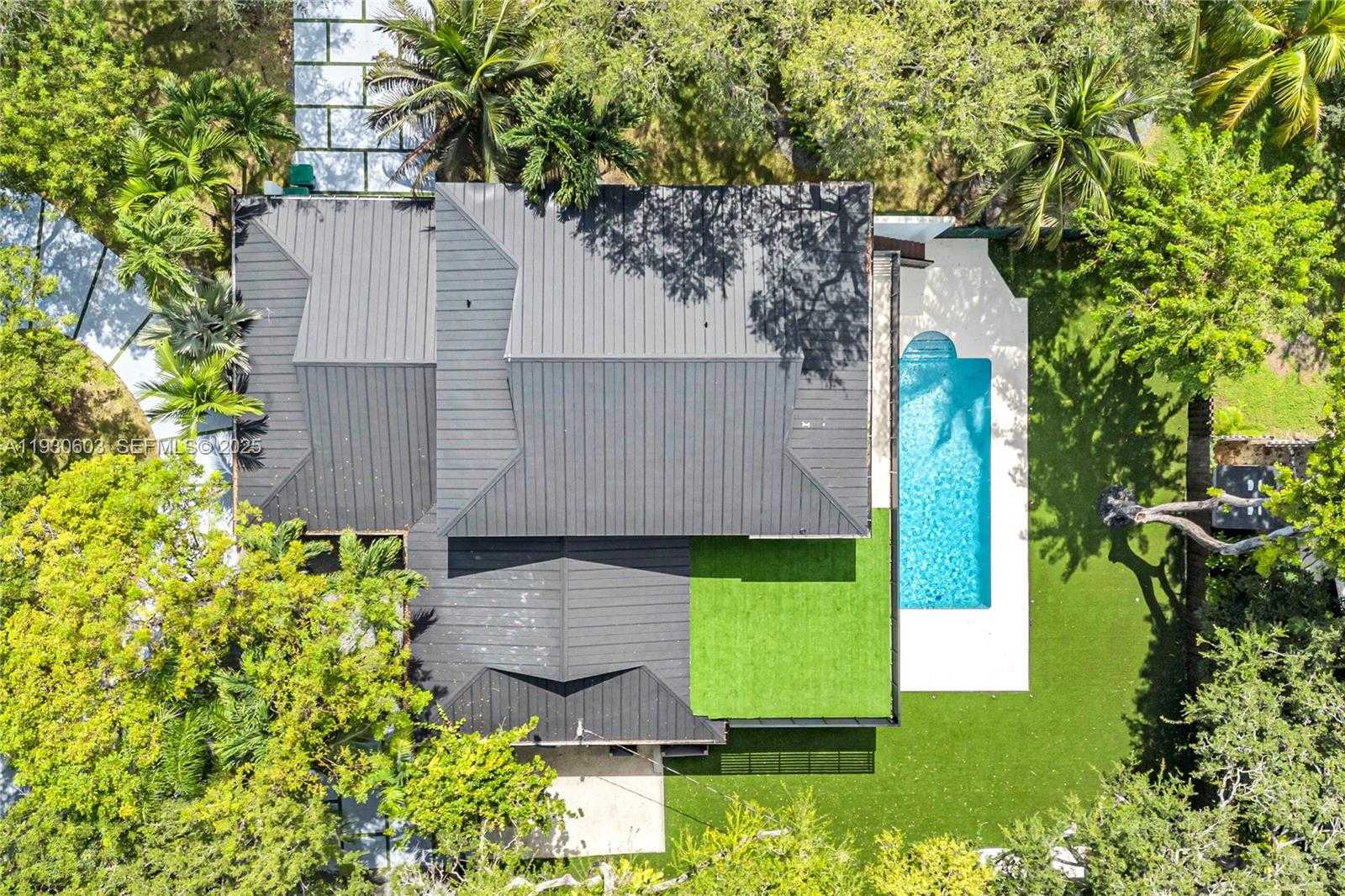 Small Image of 11340 SOUTH WEST 74TH CT, Pinecrest Number 77