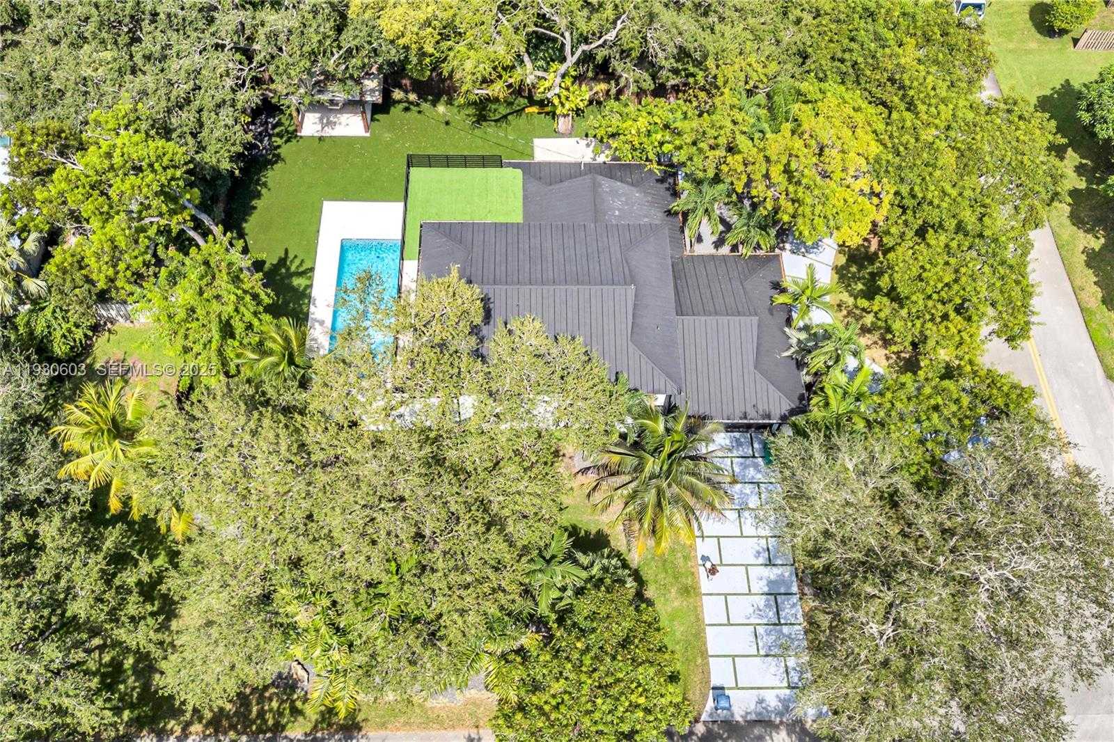 Small Image of 11340 SOUTH WEST 74TH CT, Pinecrest Number 79