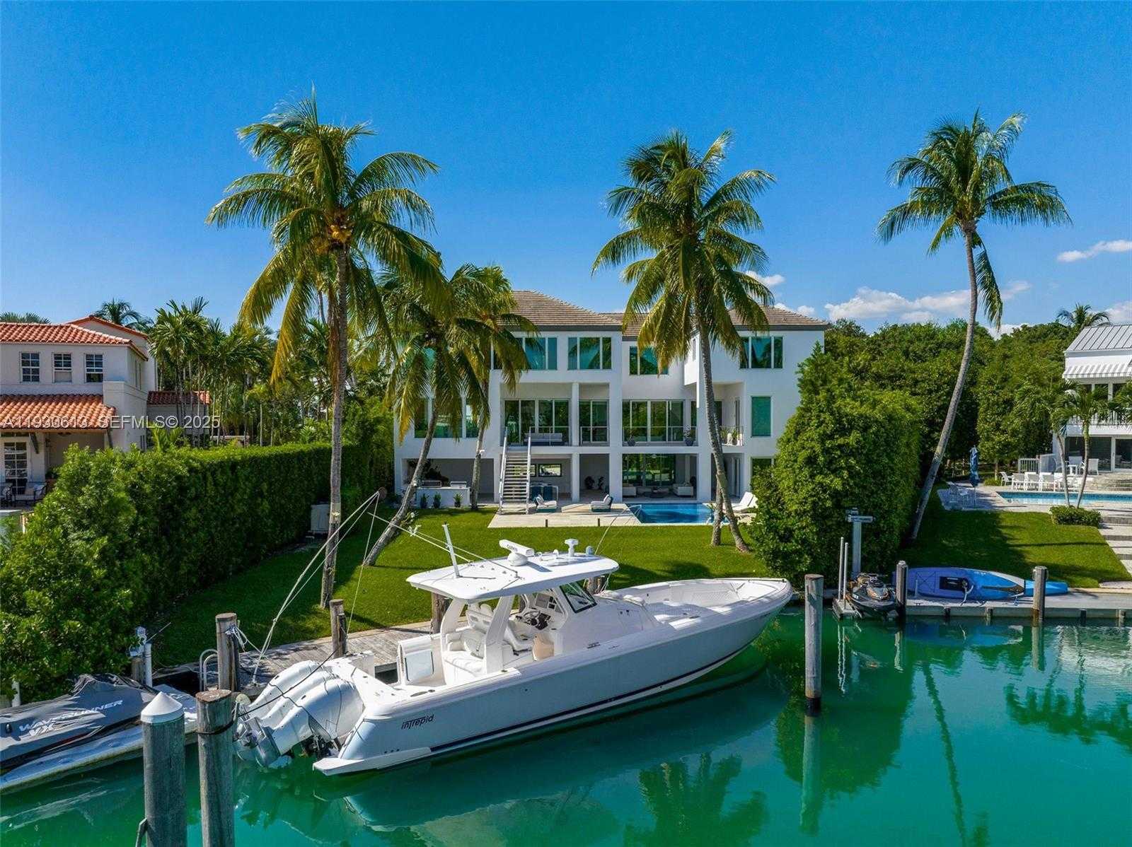 Small Image of 481 SOUTH MASHTA DRIVE, Key Biscayne Number 2