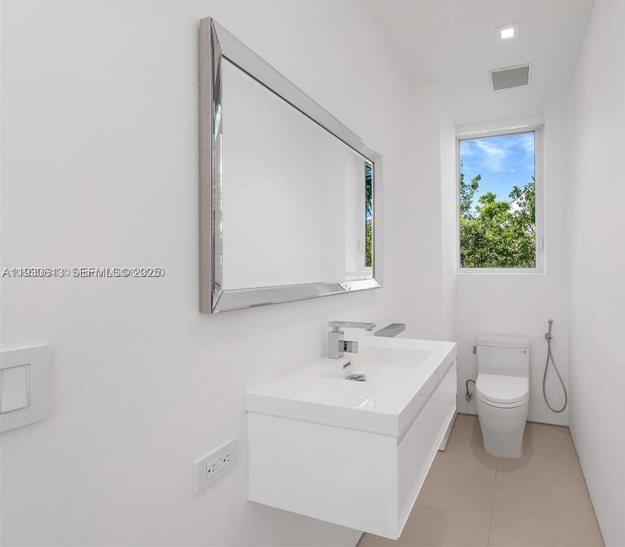 Small Image of 481 SOUTH MASHTA DRIVE, Key Biscayne Number 21