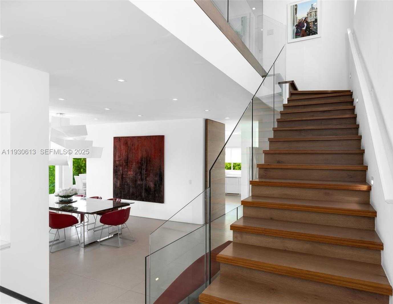 Small Image of 481 SOUTH MASHTA DRIVE, Key Biscayne Number 25