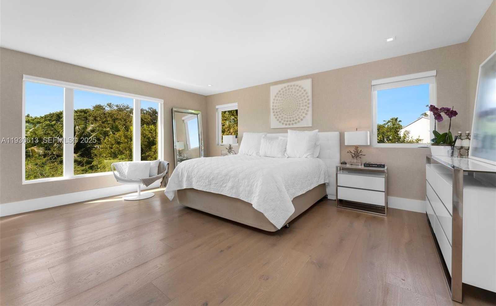 Small Image of 481 SOUTH MASHTA DRIVE, Key Biscayne Number 28