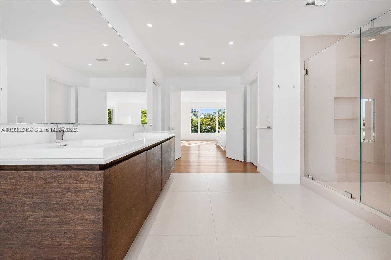Small Image of 481 SOUTH MASHTA DRIVE, Key Biscayne Number 30