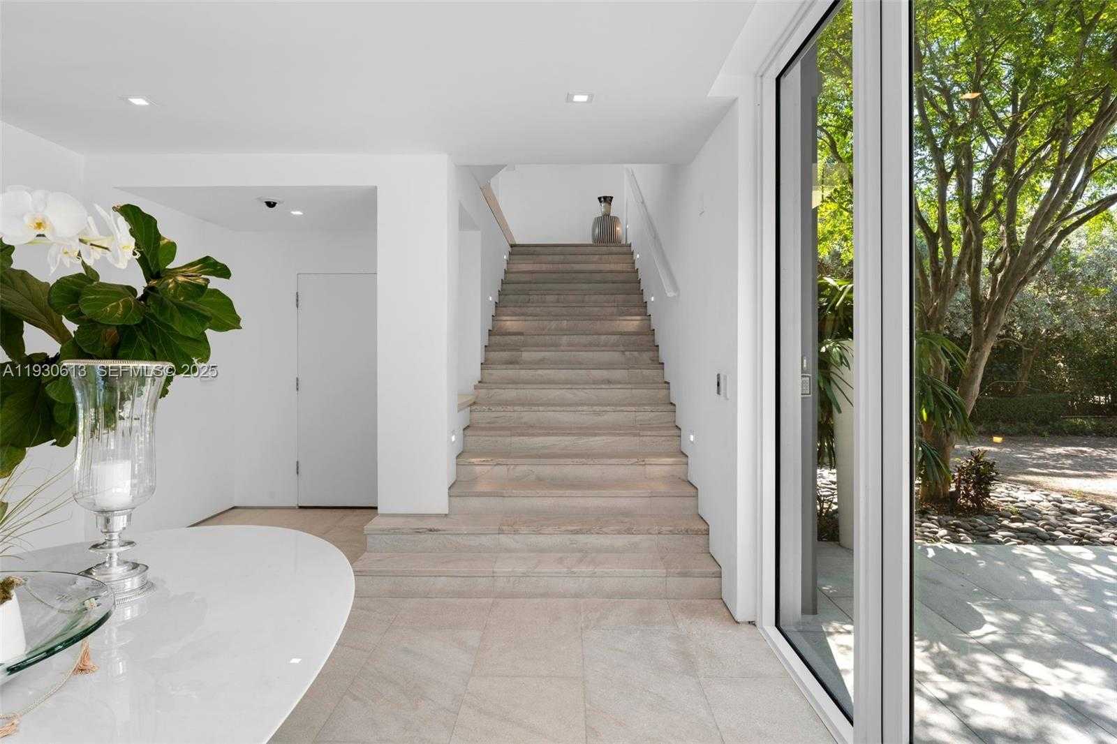 Small Image of 481 SOUTH MASHTA DRIVE, Key Biscayne Number 36