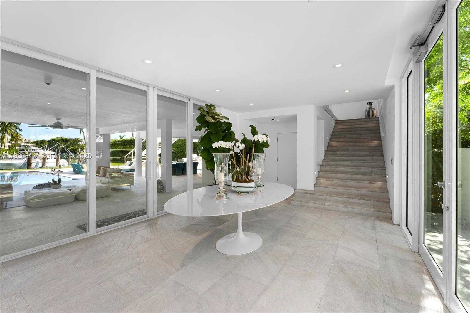 Small Image of 481 SOUTH MASHTA DRIVE, Key Biscayne Number 37