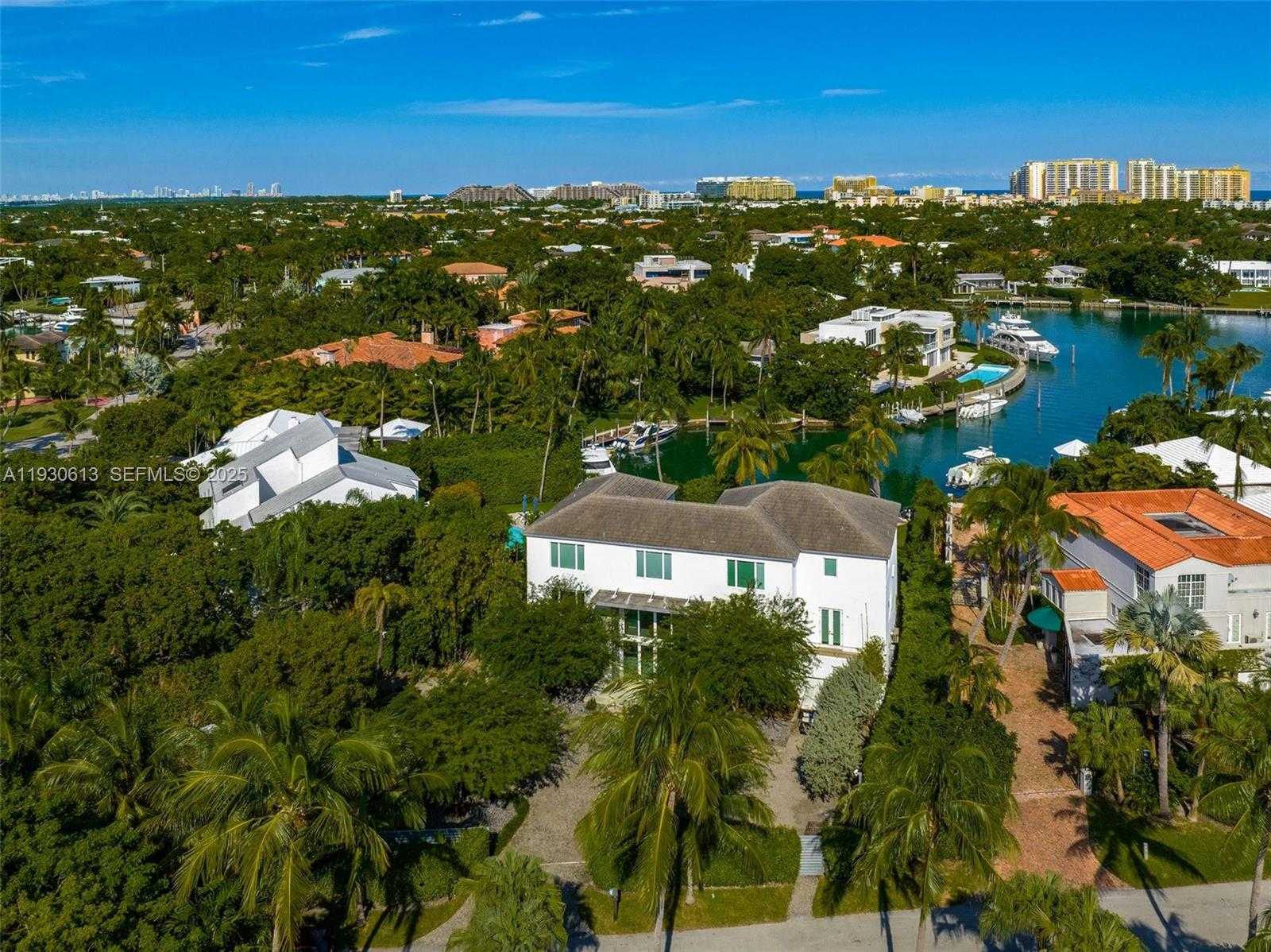 Small Image of 481 SOUTH MASHTA DRIVE, Key Biscayne Number 55