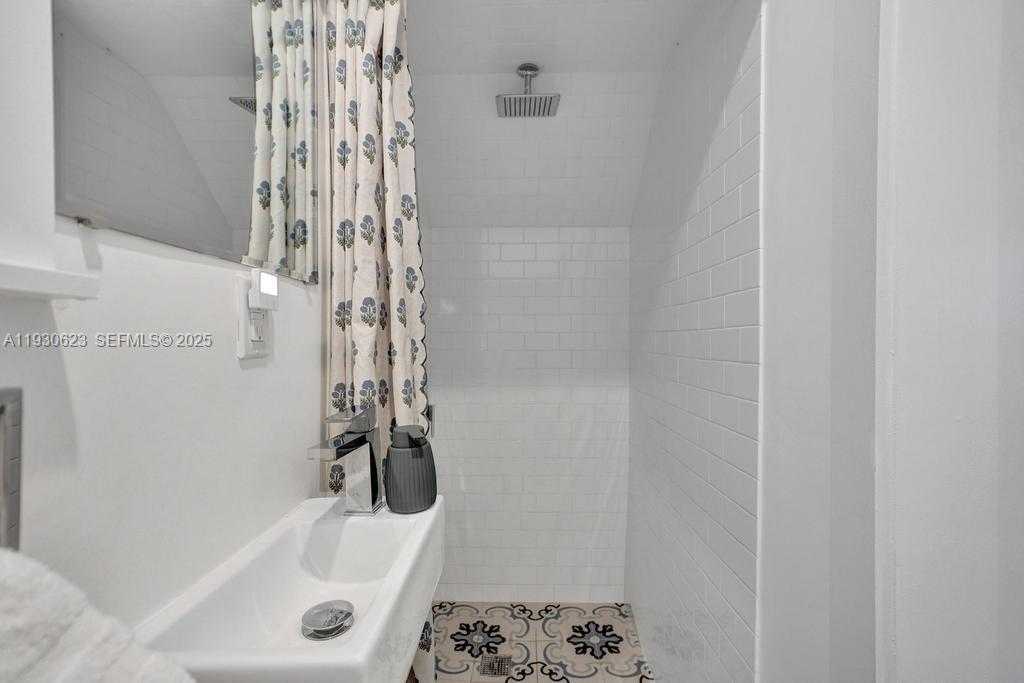 Small Image of 615 WEST 42 STREET, Miami Beach Number 8