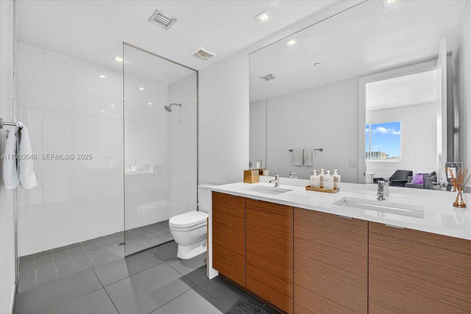 Small Image of 250 NORTH WEST 24TH ST #4A, Miami Number 17