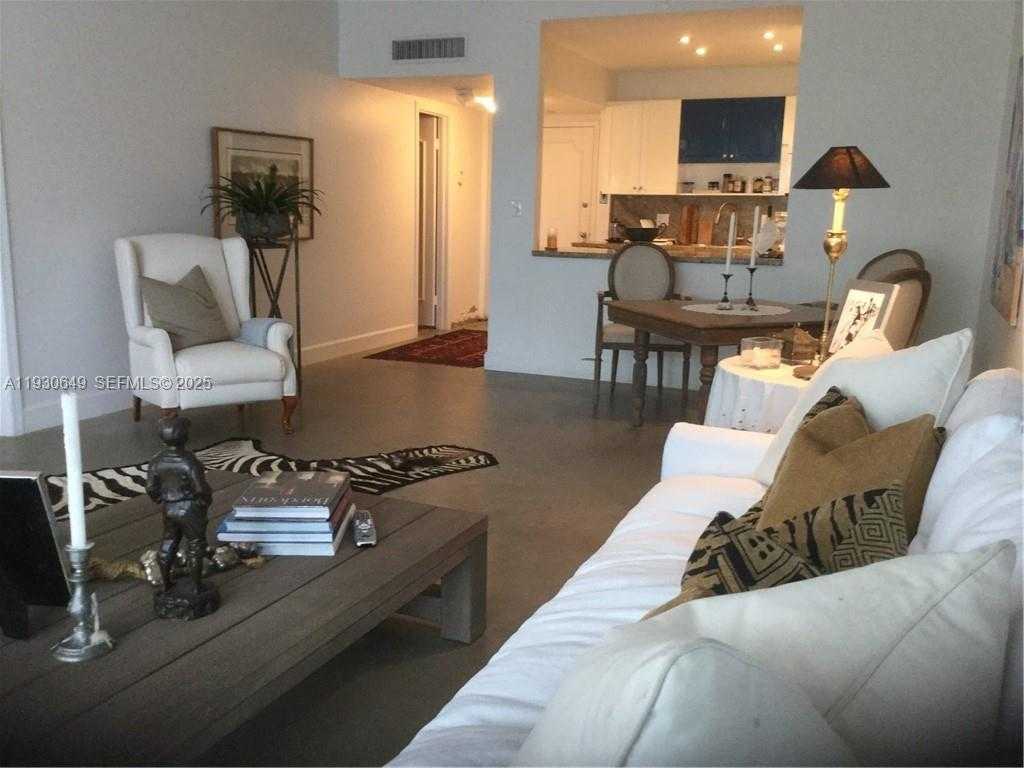 Small Image of 199 OCEAN LANE DR #102, Key Biscayne Number 2