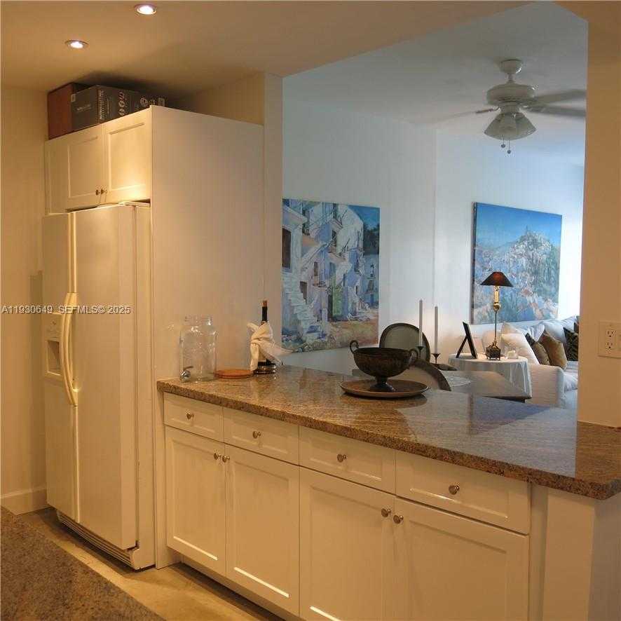 Small Image of 199 OCEAN LANE DR #102, Key Biscayne Number 6