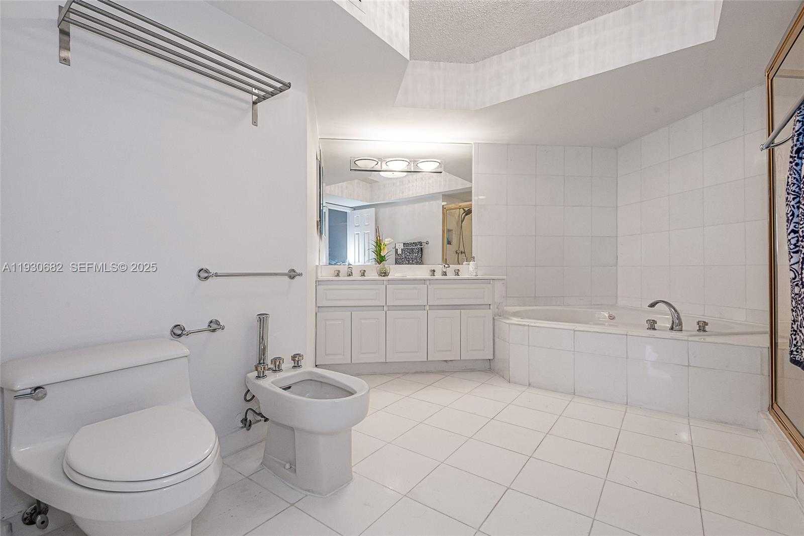 Small Image of 6301 SOUTH WEST COLLINS AVE #1605, Miami Beach Number 20