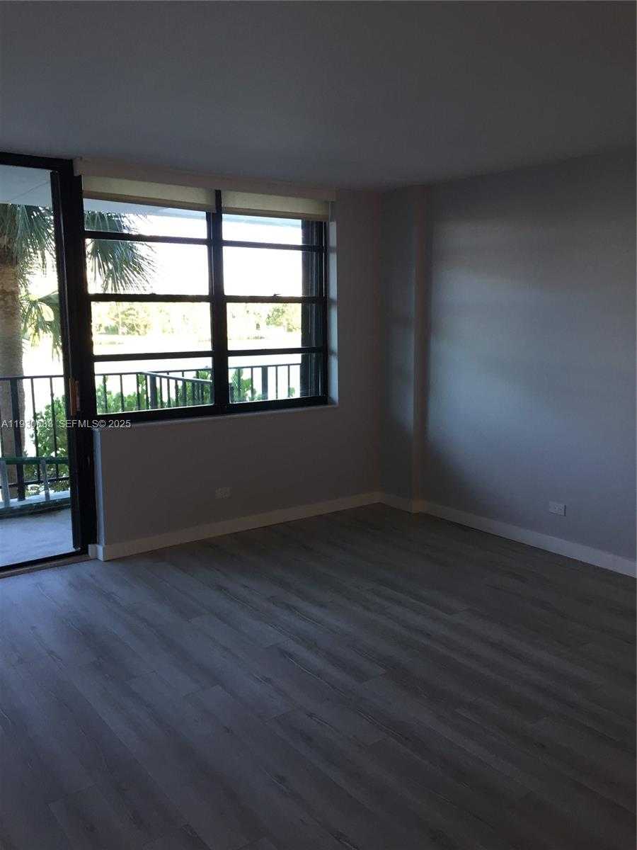 Small Image of 10101 EAST BAY HARBOR DR #206, Bay Harbor Islands Number 14