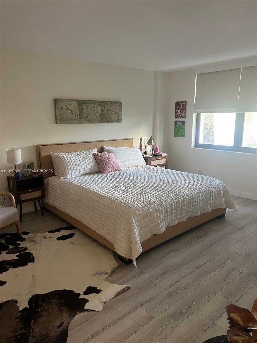 Small Image of 10101 EAST BAY HARBOR DR #206, Bay Harbor Islands Number 6