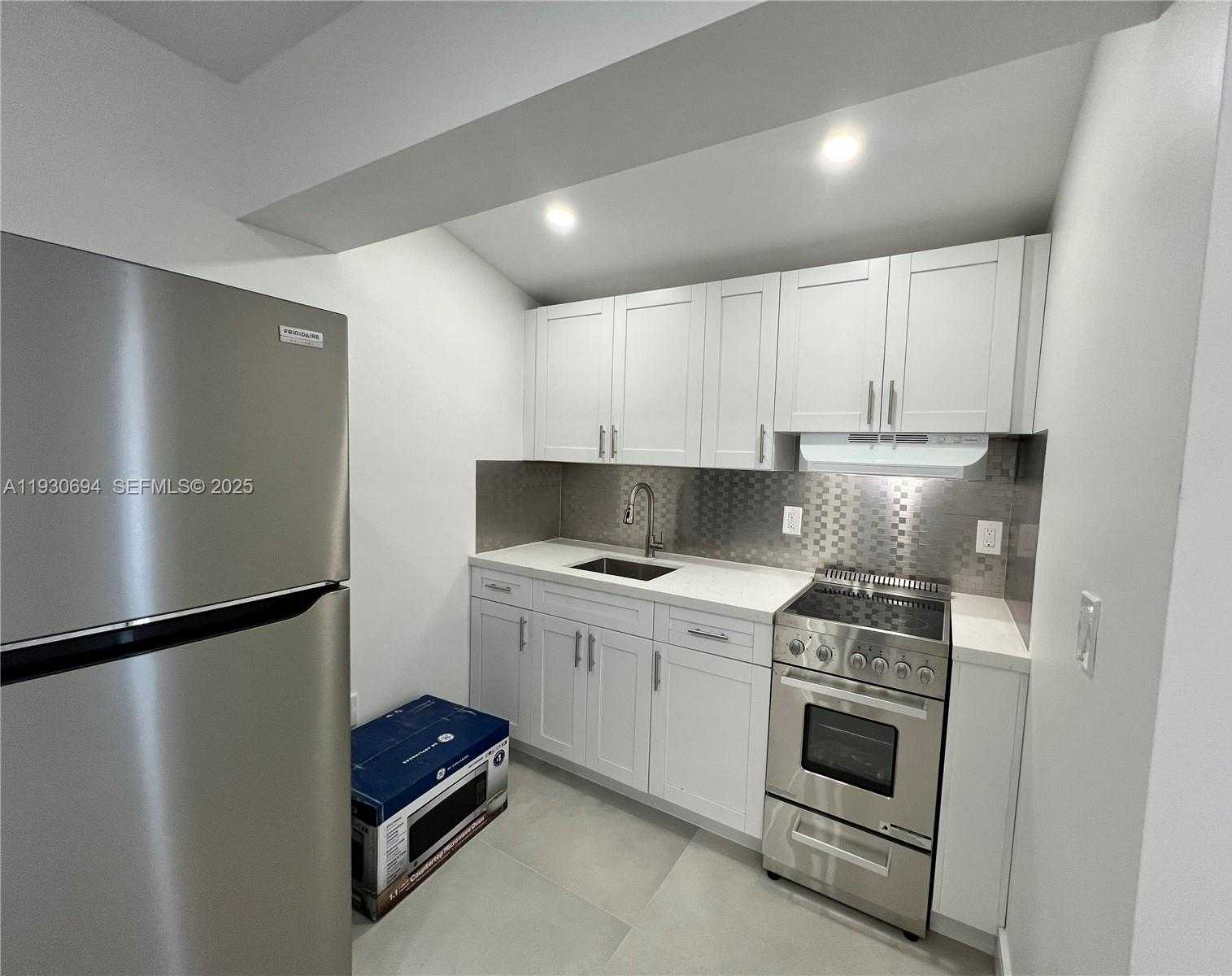 Small Image of 75 NORTH EAST 70TH ST, Miami Number 11