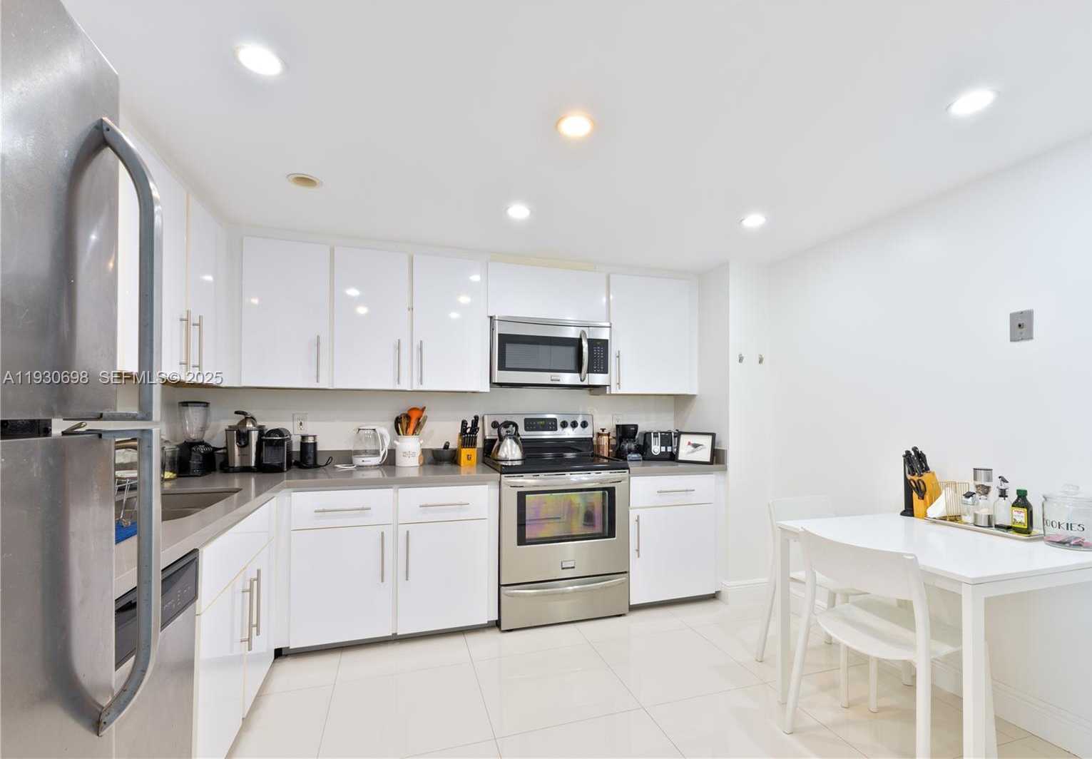 Small Image of 9801 COLLINS AVE #20V, Bal Harbour Number 19