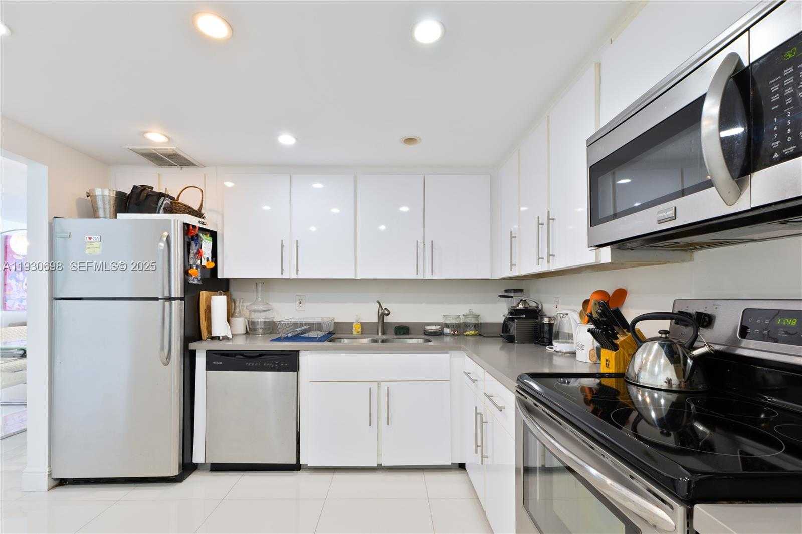 Small Image of 9801 COLLINS AVE #20V, Bal Harbour Number 21