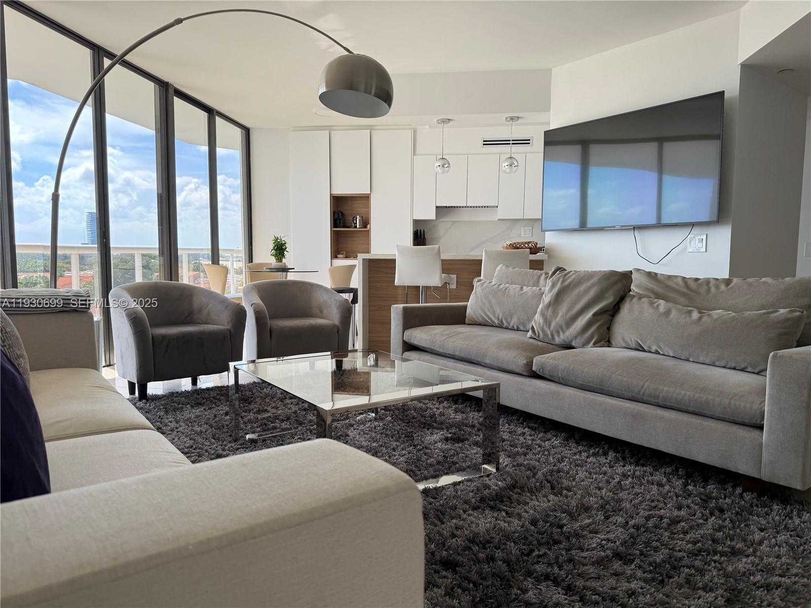 Small Image of 3610 YACHT CLUB DR #713, Aventura Number 2