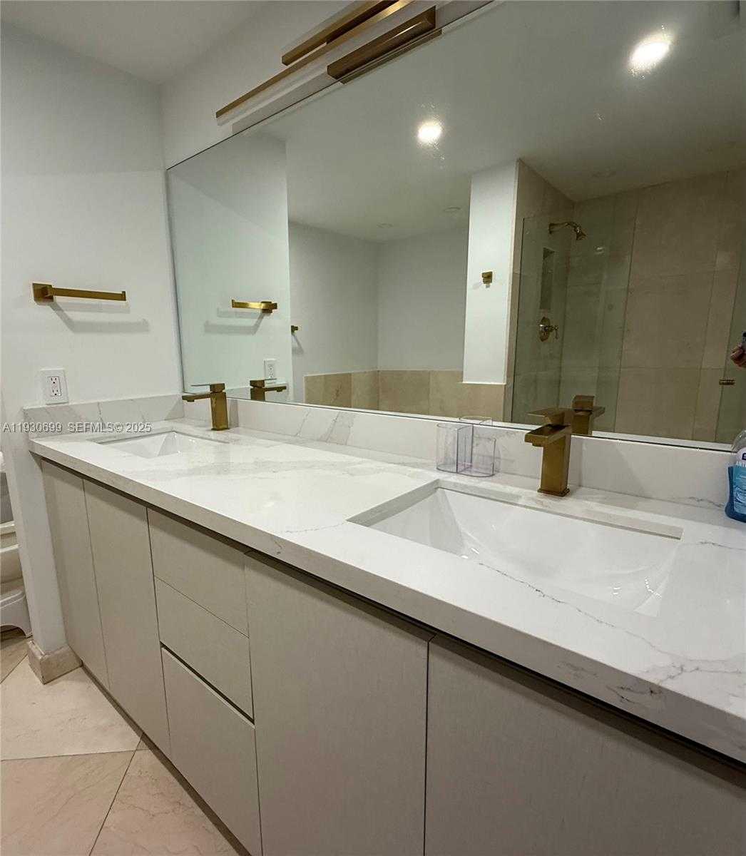 Small Image of 3610 YACHT CLUB DR #713, Aventura Number 7