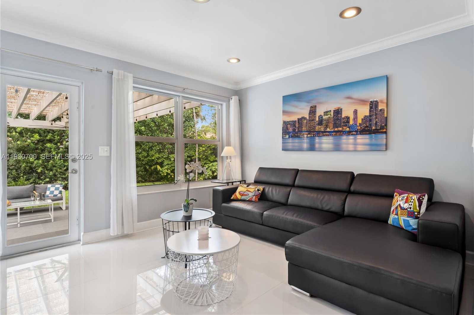 Small Image of 685 NORTH EAST 50TH TER, Miami Number 11