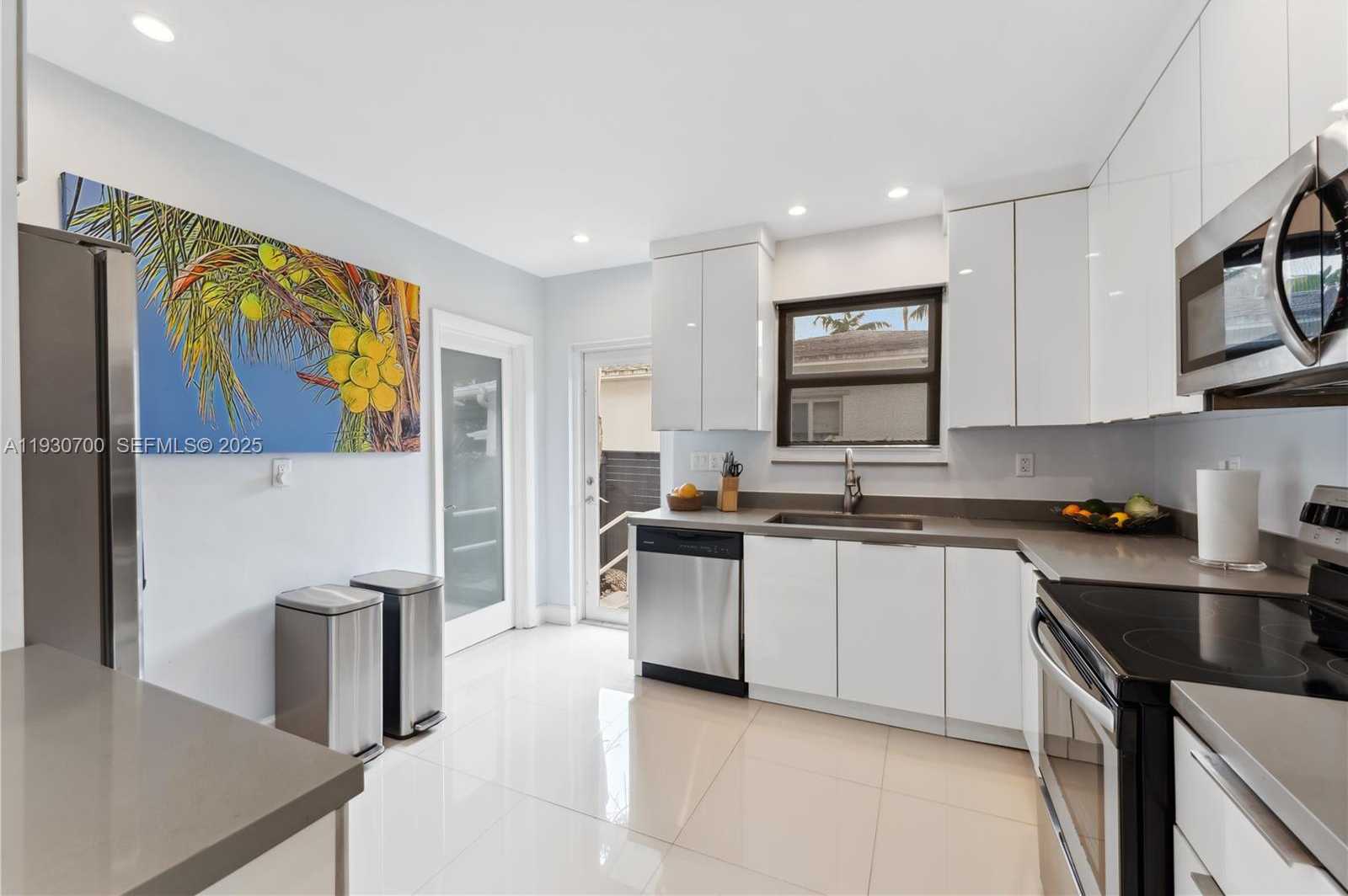 Small Image of 685 NORTH EAST 50TH TER, Miami Number 19