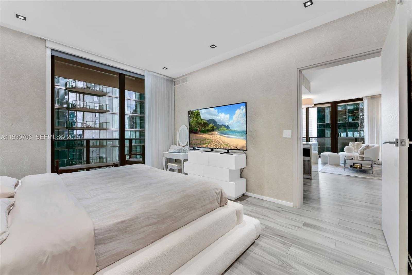 Small Image of 801 SOUTH MIAMI AVE #1805, Miami Number 17