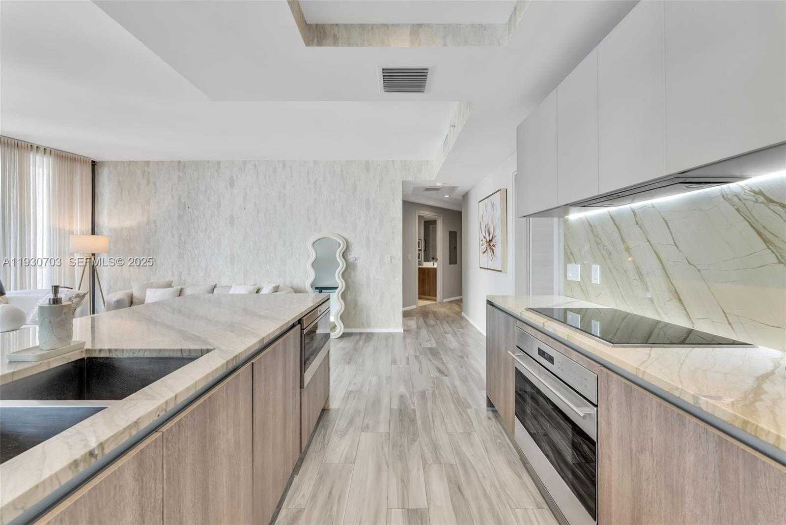 Small Image of 801 SOUTH MIAMI AVE #1805, Miami Number 4