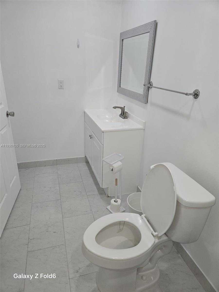 Small Image of 19251 NORTH WEST 61ST AVE #19251, Hialeah Number 9