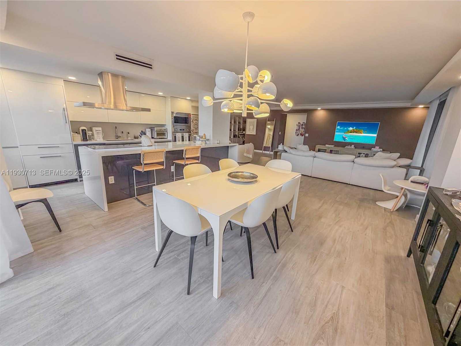 Imagen de Pequeño Objeto