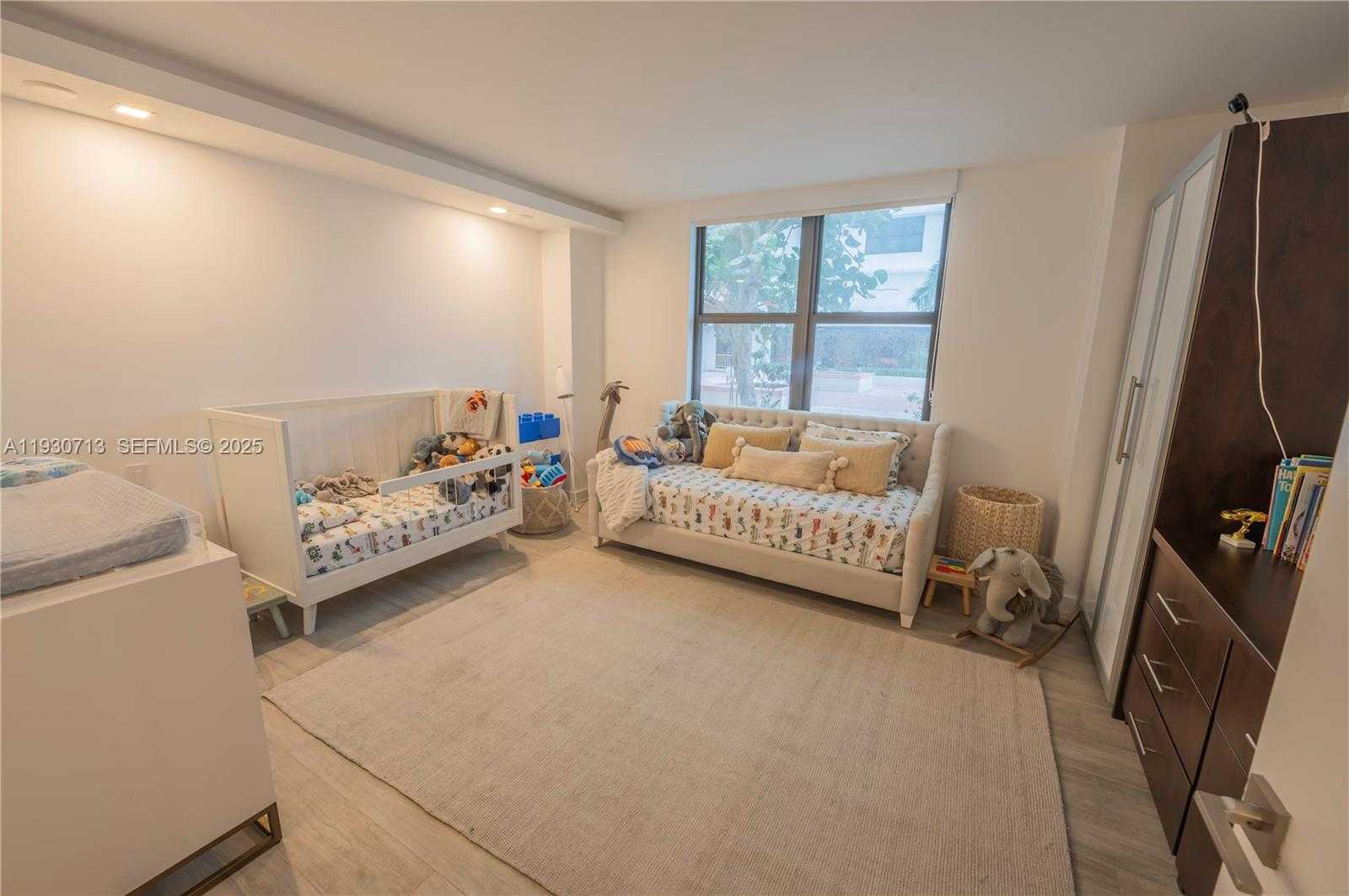 Imagen de Pequeño Objeto