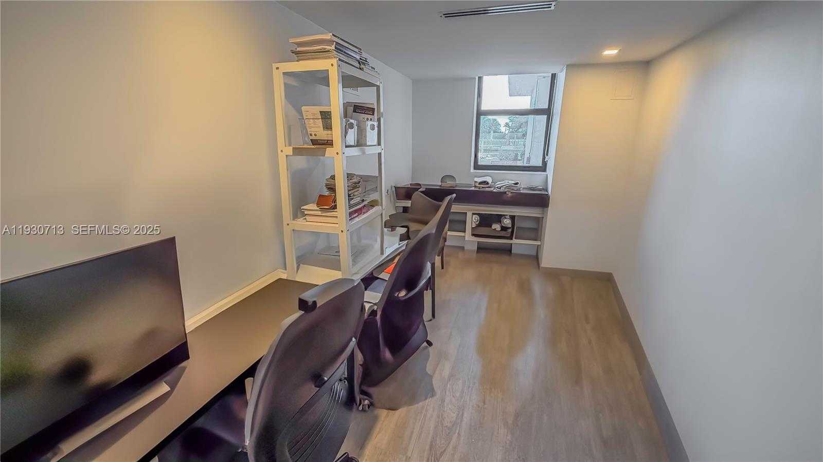 Imagen de Pequeño Objeto