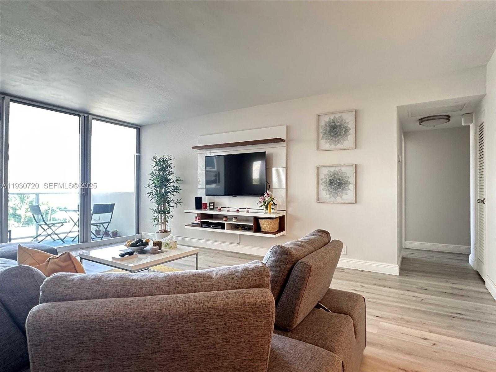 Small Image of 1200 WEST AVE #329, Miami Beach Number 5