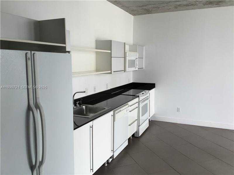 Small Image of 690 SOUTH WEST 1ST CT #1727, Miami Number 11