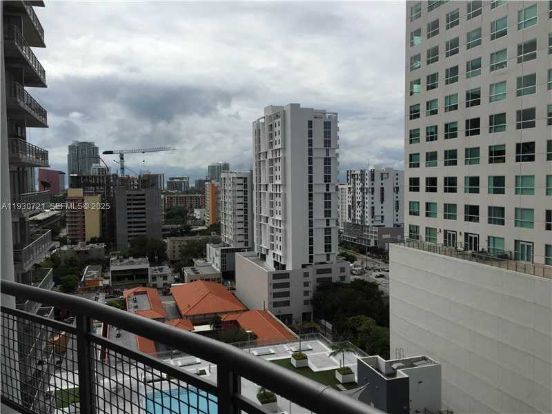 Small Image of 690 SOUTH WEST 1ST CT #1727, Miami Number 13