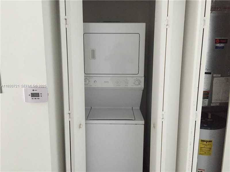 Small Image of 690 SOUTH WEST 1ST CT #1727, Miami Number 15