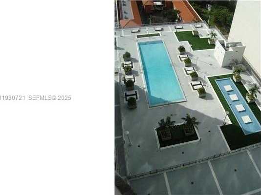 Small Image of 690 SOUTH WEST 1ST CT #1727, Miami Number 8