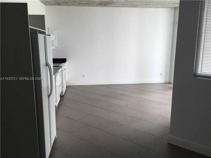 Small Image of 690 SOUTH WEST 1ST CT #1727, Miami Number 9