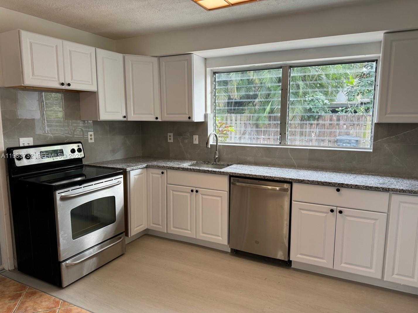 Small Image of 1821 SOUTH WEST 23RD ST, Fort Lauderdale Number 2