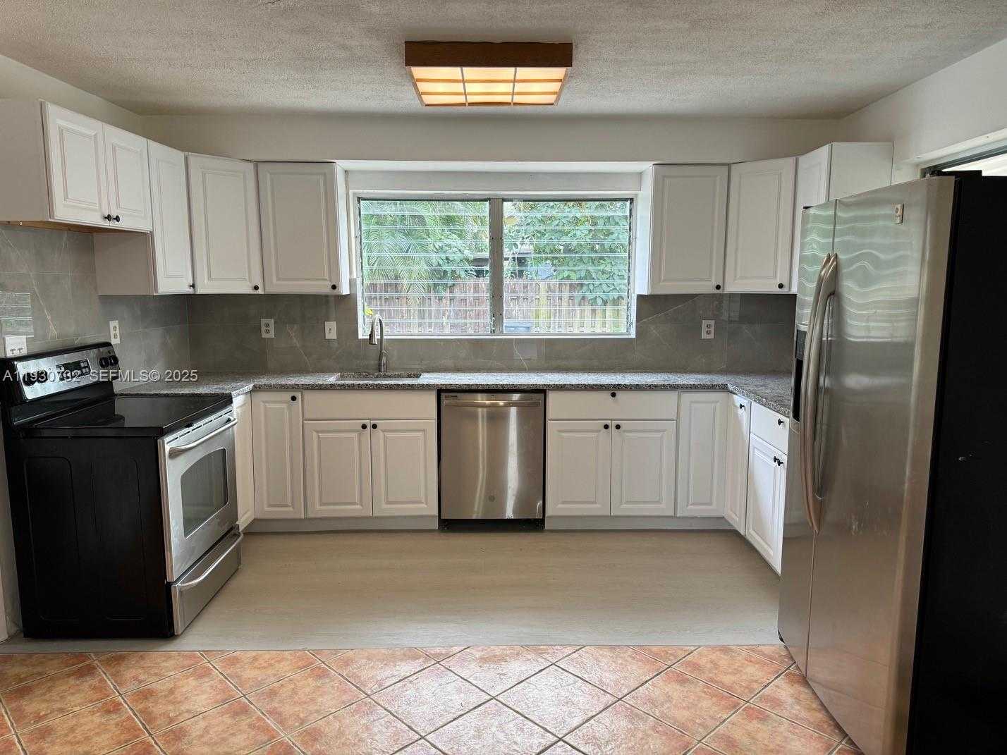 Small Image of 1821 SOUTH WEST 23RD ST, Fort Lauderdale Number 3