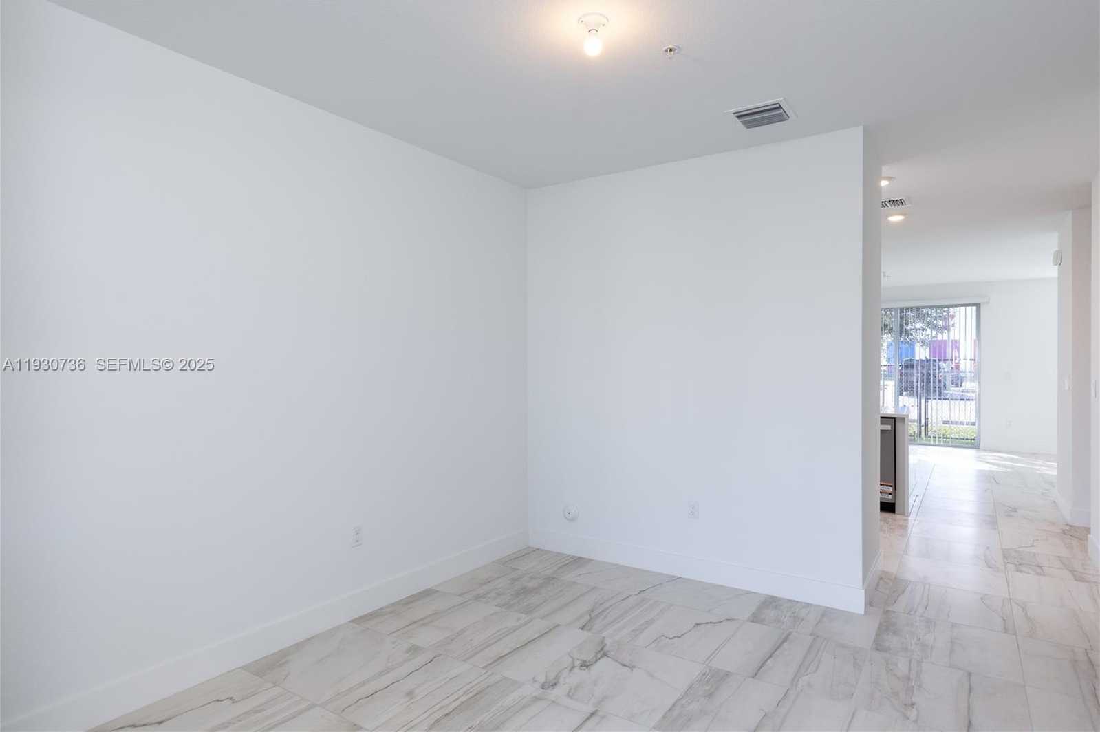 Small Image of Pembroke Pines Number 10