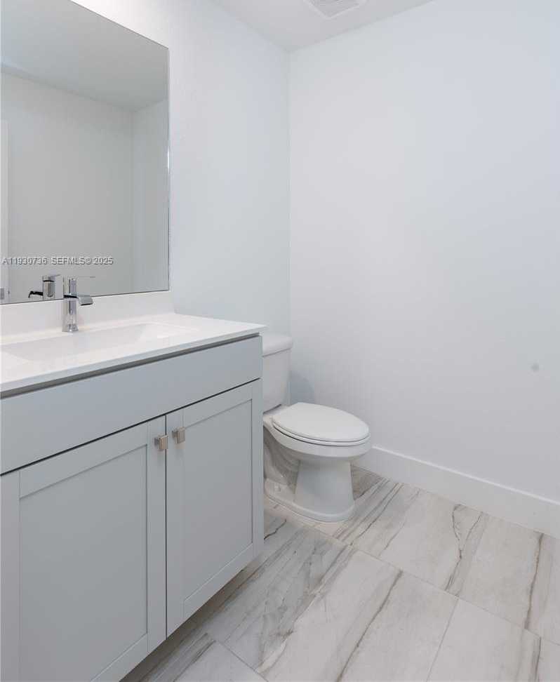 Small Image of Pembroke Pines Number 12