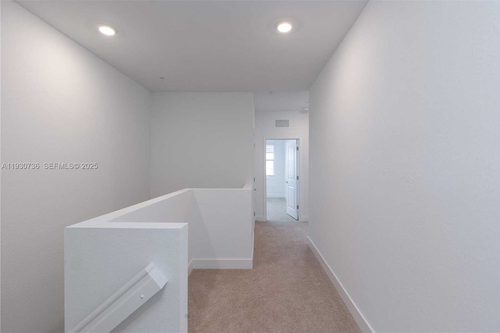 Small Image of Pembroke Pines Number 22