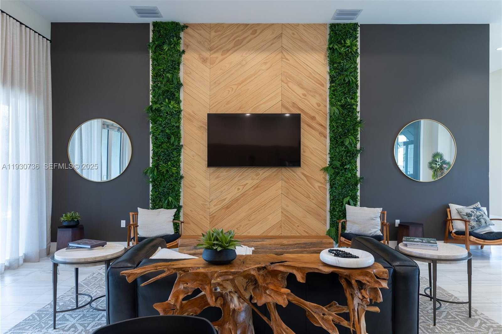 Small Image of Pembroke Pines Number 30