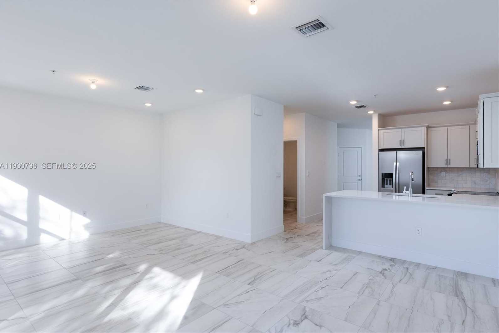 Small Image of Pembroke Pines Number 5