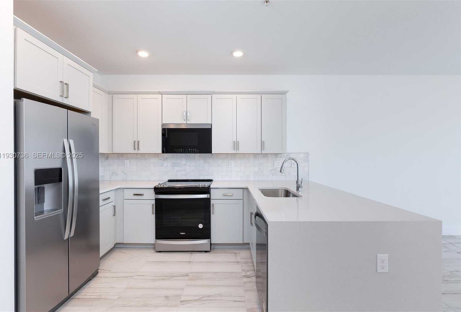 Small Image of Pembroke Pines Number 8