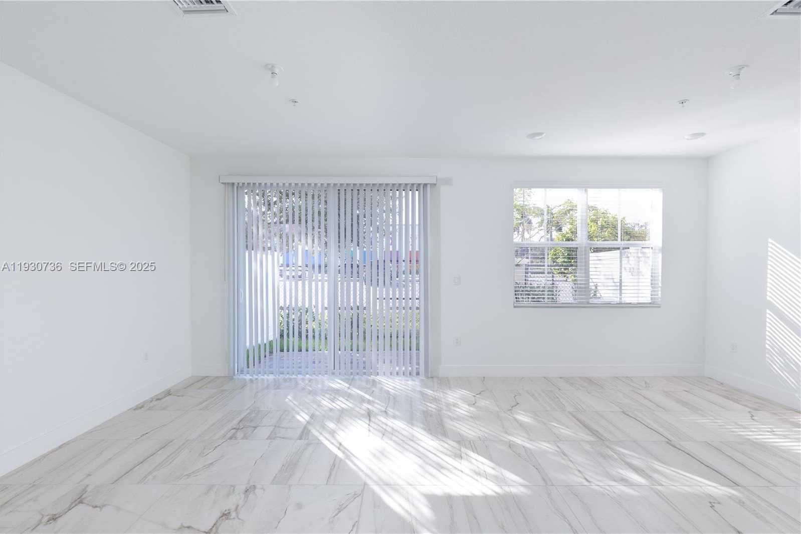 Small Image of Pembroke Pines Number 9