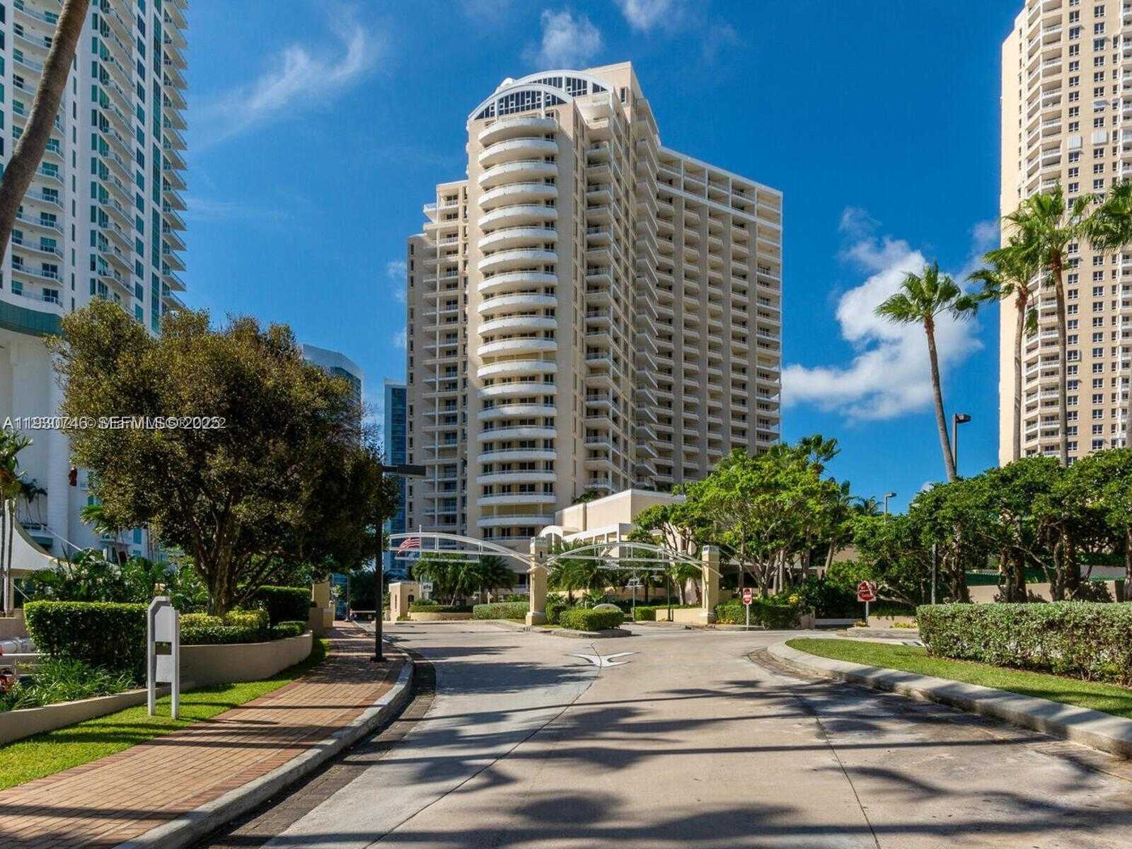 Small Image of 888 BRICKELL KEY DR #601, Miami Number 1